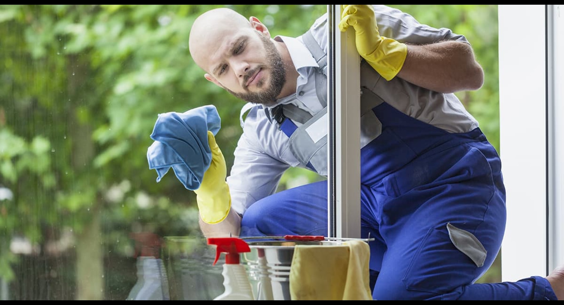 What Insurance Your Window Cleaning Business Needs