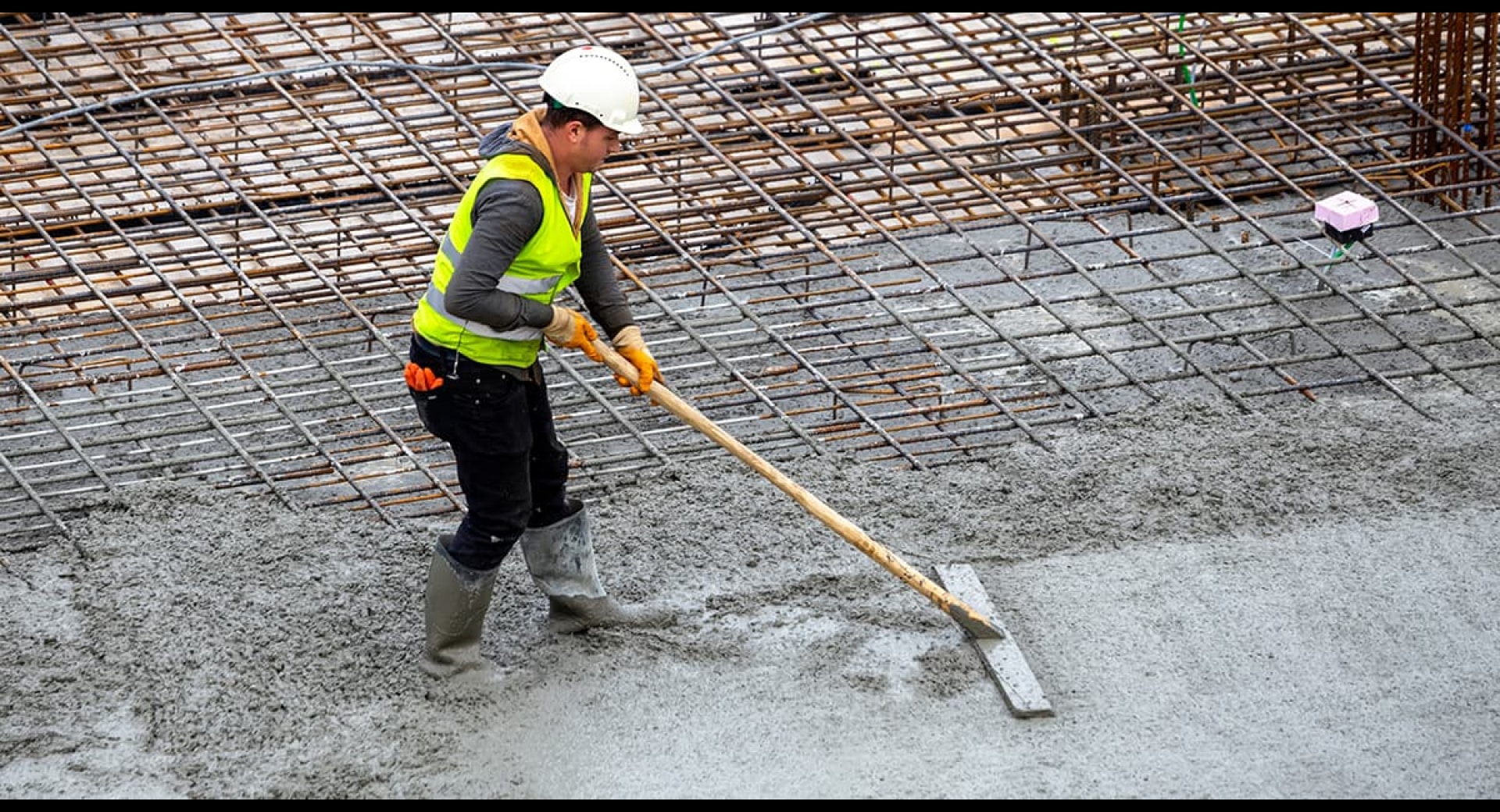 What Insurance Do Edmonton Cement Contractors Need?